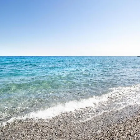 Lovely Apartment In Melito Porto Salvo