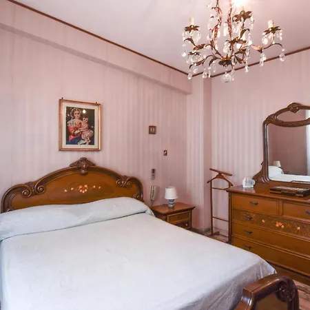 Lovely Apartment In Melito Porto Salvo